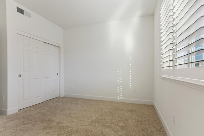 Building Photo - 3012 Vasquez Ct