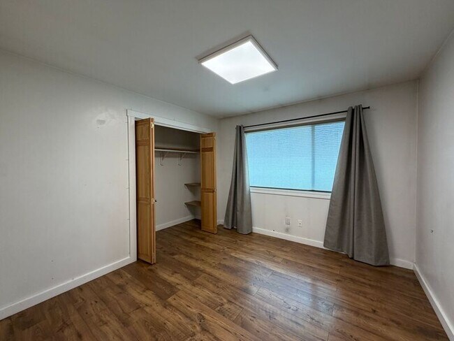 Building Photo - 6237 E 21st Ave
