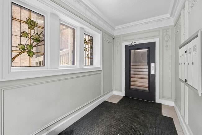 Building Photo - 612 W Stratford Pl