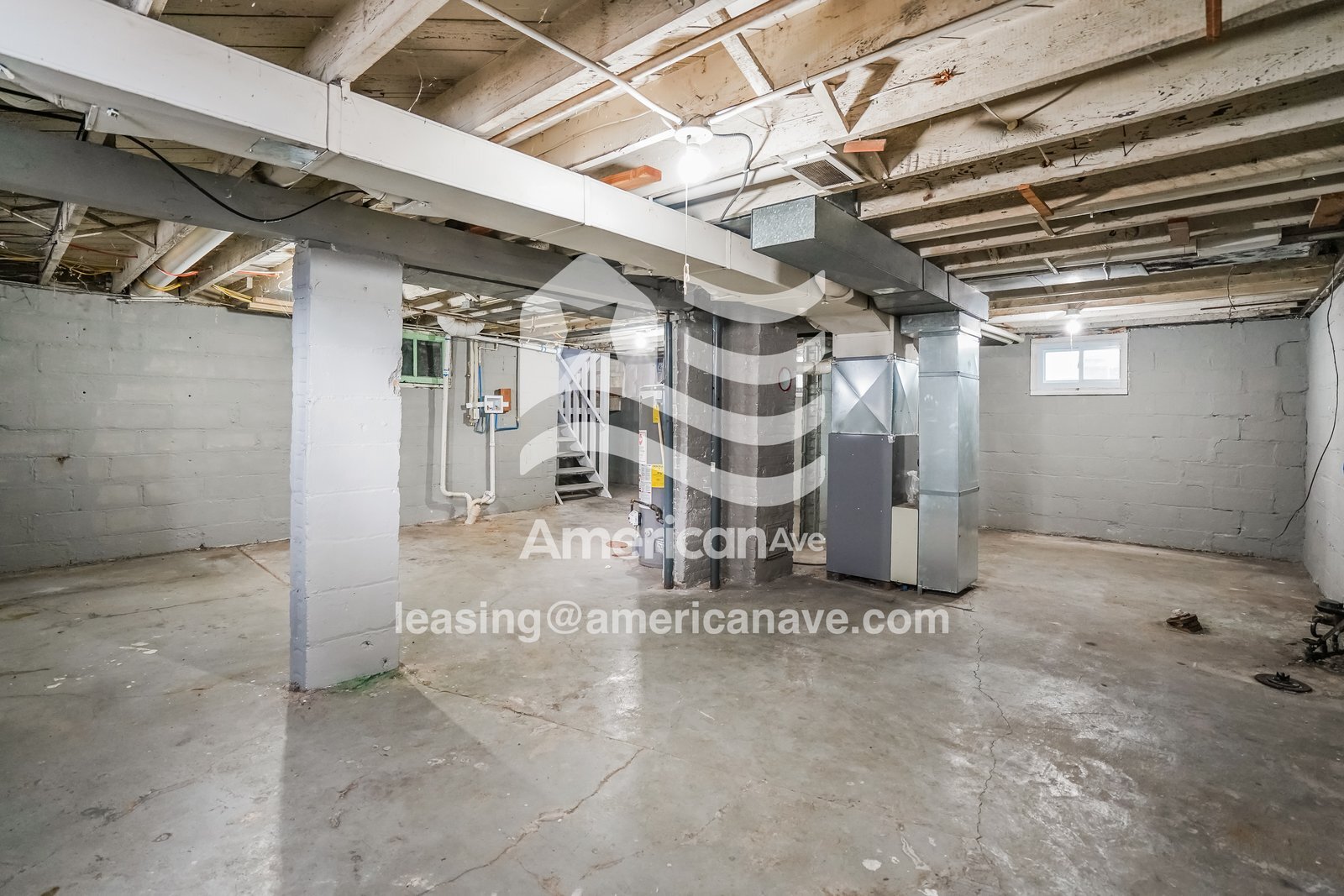 Building Photo - 1704 Flett Ave