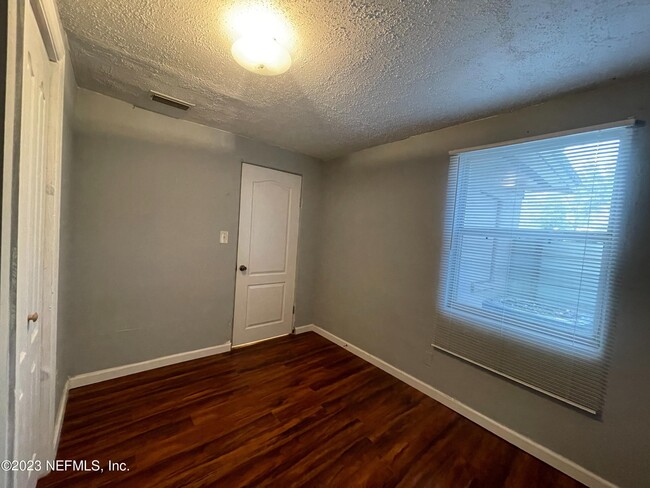 Building Photo - 6328 Delacy Rd