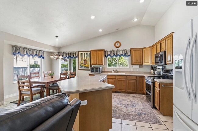 Building Photo - 1403 S 600 W