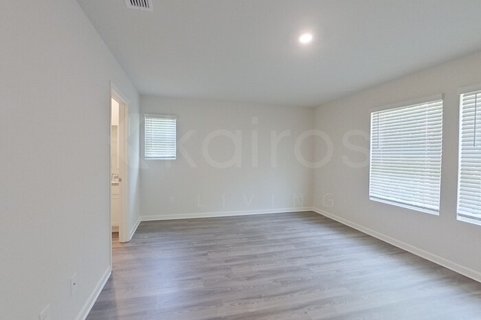 Building Photo - 380 Ironwood Ct