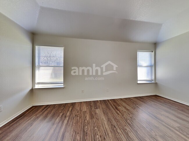 Building Photo - 824 Wilderness Pass