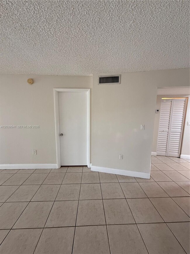 Building Photo - 4205 N University Dr