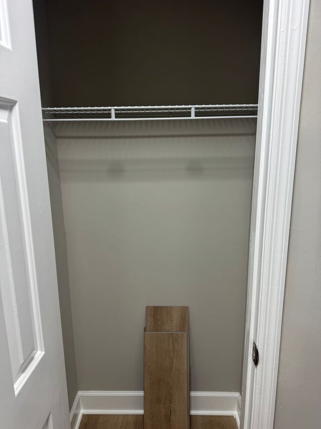 Building Photo - cute town home