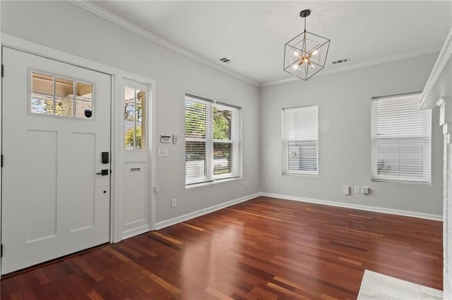 Building Photo - 520 Angier Ave NE