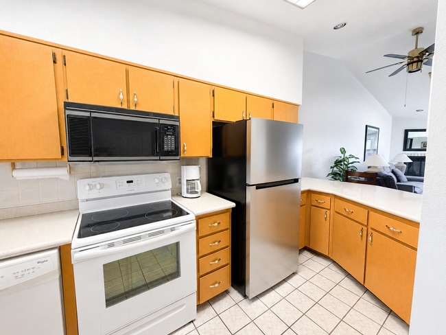 Building Photo - 4925 Summit Cir