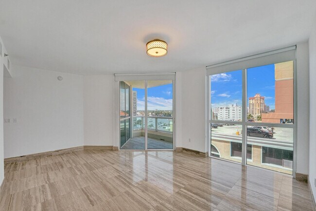 Building Photo - 101 S Fort Lauderdale Beach Blvd