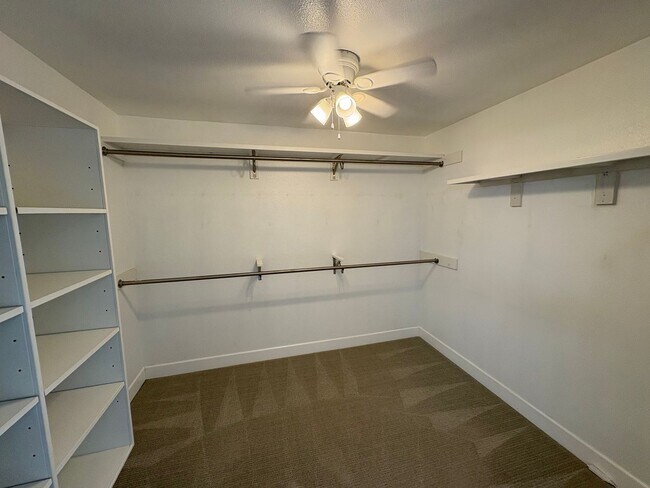 Building Photo - NW Two story home, located in Foxwood subd...