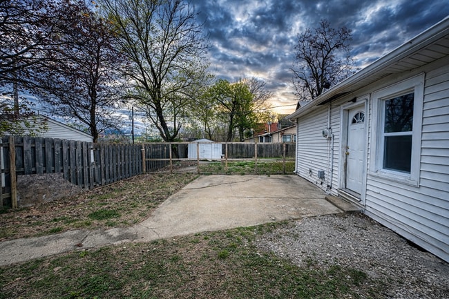 Building Photo - 1750 S Olive St