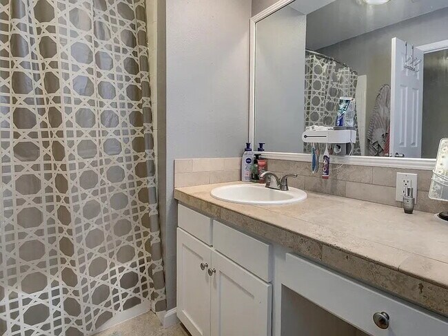Building Photo - Updated North Austin Townhome with Exceptional Outdoor Space