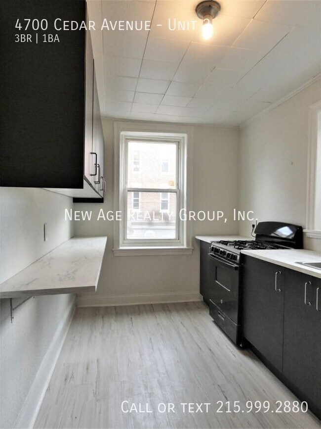 Building Photo - 4700 Cedar Ave