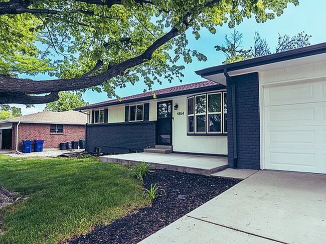 Building Photo - Remodeled 3 bedroom, 3 bath home with addi...