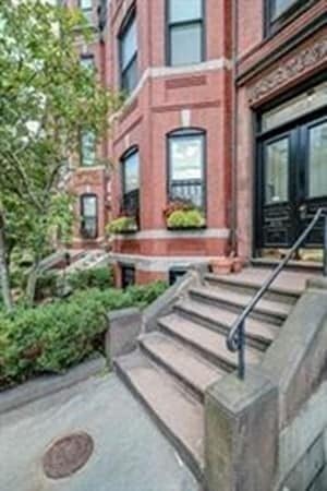 Building Photo - 342 Commonwealth Ave