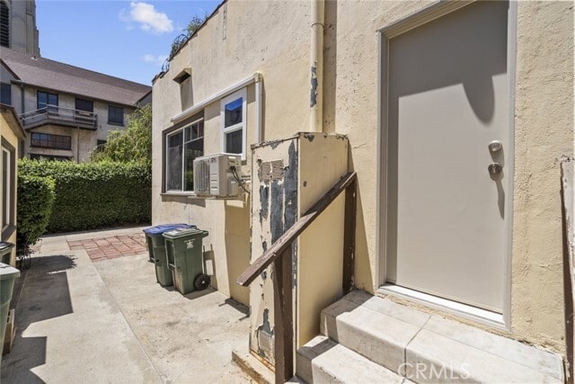 Building Photo - 475 E Del Mar Blvd
