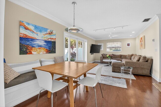 Building Photo - 1010 SW 2nd St