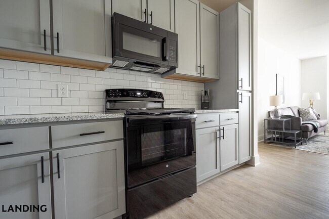 Building Photo - 404 W 26th St