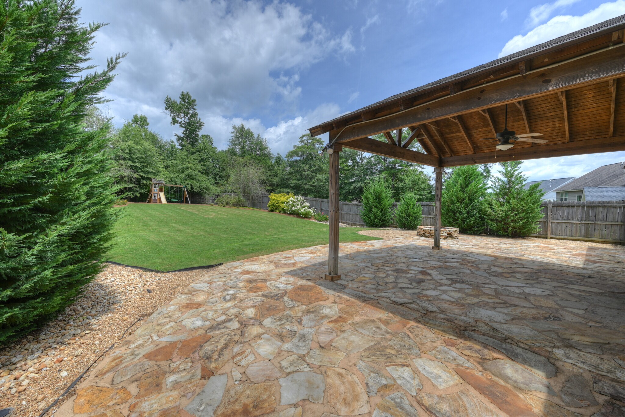 Building Photo - 2050 Covey Dr