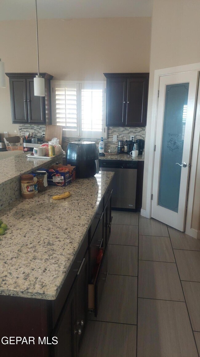 Building Photo - 13076 Cozy Cove Ave