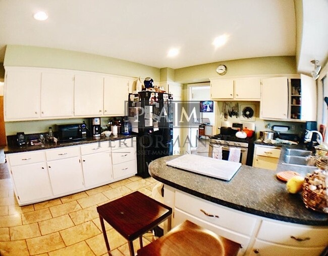 Building Photo - 7430 W Wells St