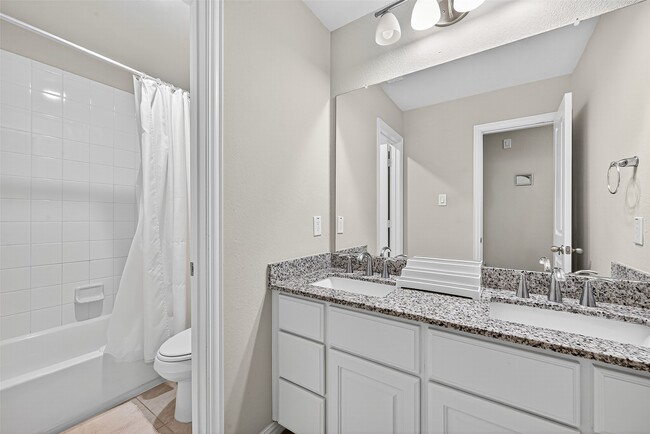 Building Photo - 3811 Lake Falls Dr