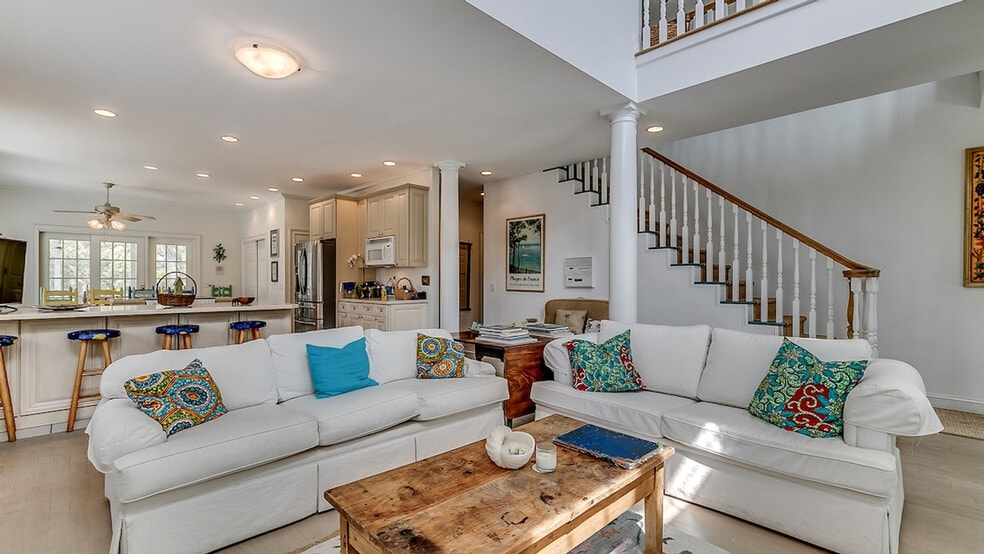 Building Photo - 635 Dune Oaks Dr