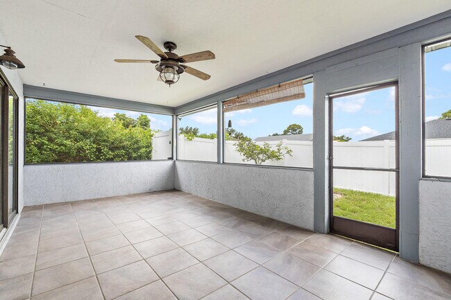 Building Photo - 809 Kara Cir