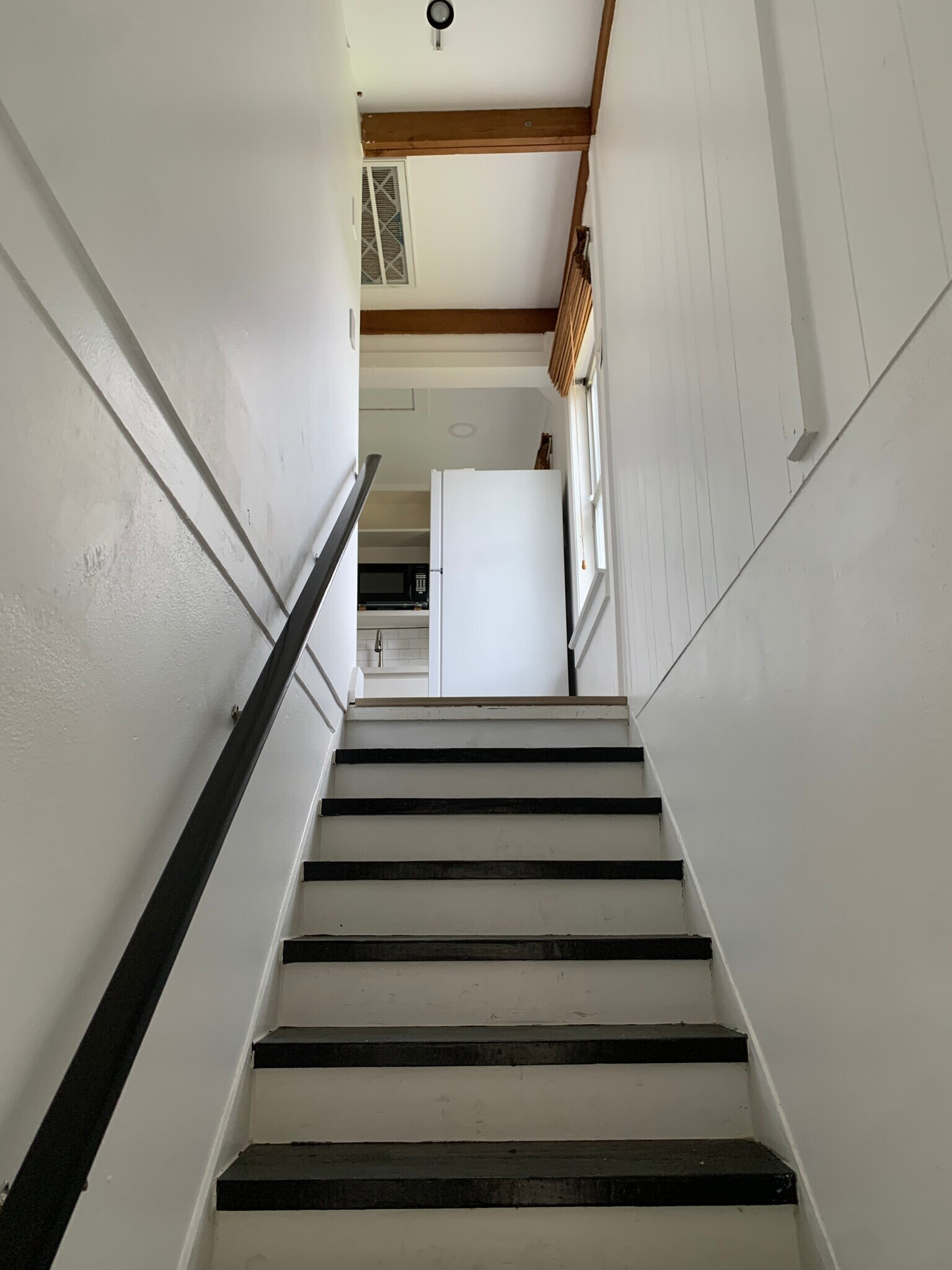 Stairs leading to kitchen - 6310 Greenbriar Dr