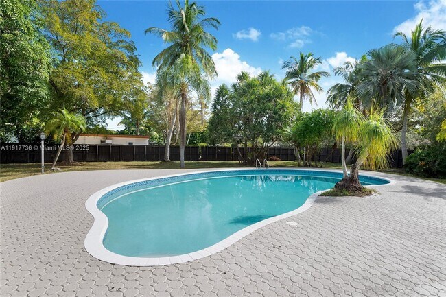 Building Photo - 7675 SW 132nd St