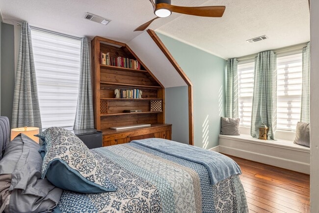 Building Photo - 3216 Avenue N