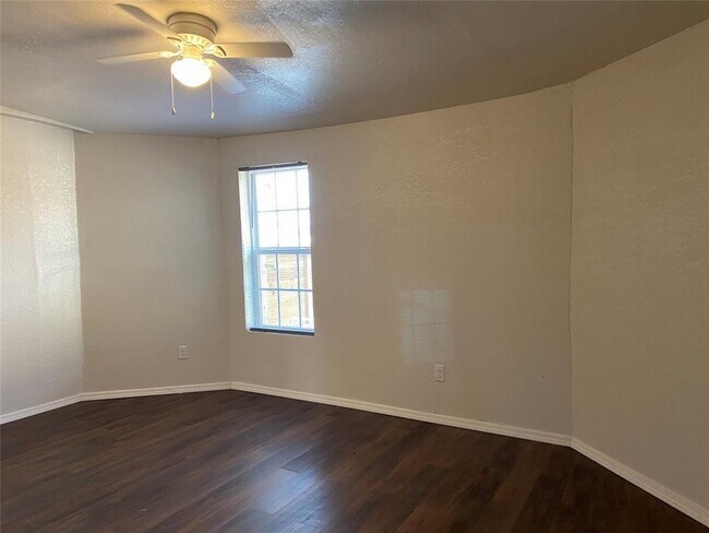 Building Photo - 12115 Segrest Dr