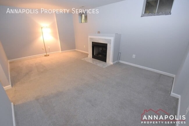 Building Photo - 544 Francis Nicholson Way