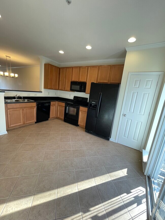 Fully Equiped Kitchen with over a Dozen cabinets and Pantry - 3817 Picasso Ct