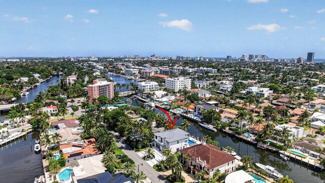 Building Photo - 334 Isle of Capri Dr