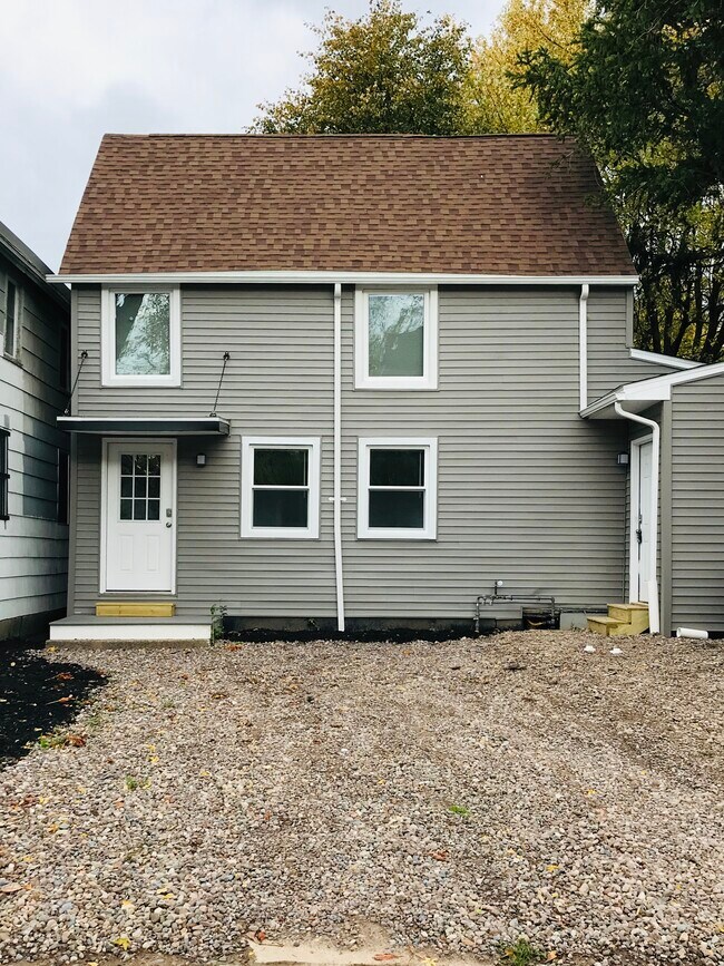 Building Photo - 1246 West Ave