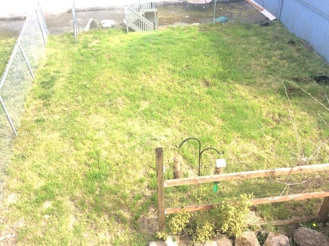 Building Photo - Coleman