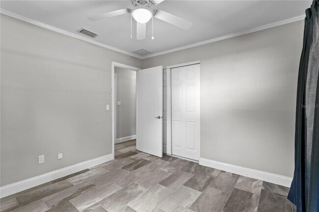 Building Photo - 6928 Greenhill Pl