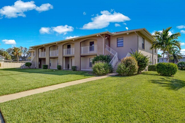 Building Photo - Bright and Spacious 2 Bedroom Condo in Spanish Pines