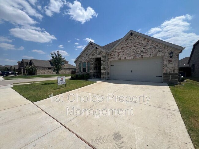 Building Photo - 2101 Sun Star Dr