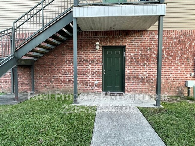 Building Photo - 31855 LA-16