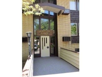 Building Photo - 700 E 5th Ave