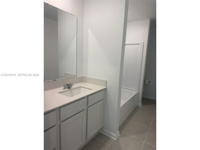 Building Photo - 5423 Meadow Walk Dr