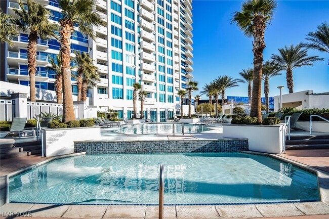 Building Photo - 2700 S Las Vegas Blvd