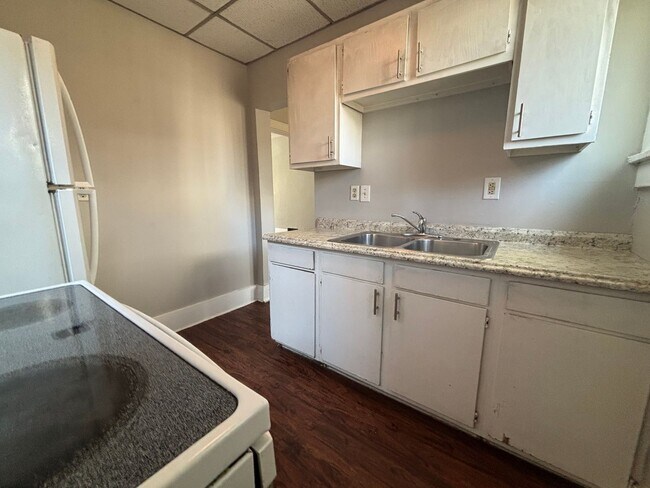 Building Photo - Harrises REO 631 S 19th Ave LLC (629/631 S 19th)