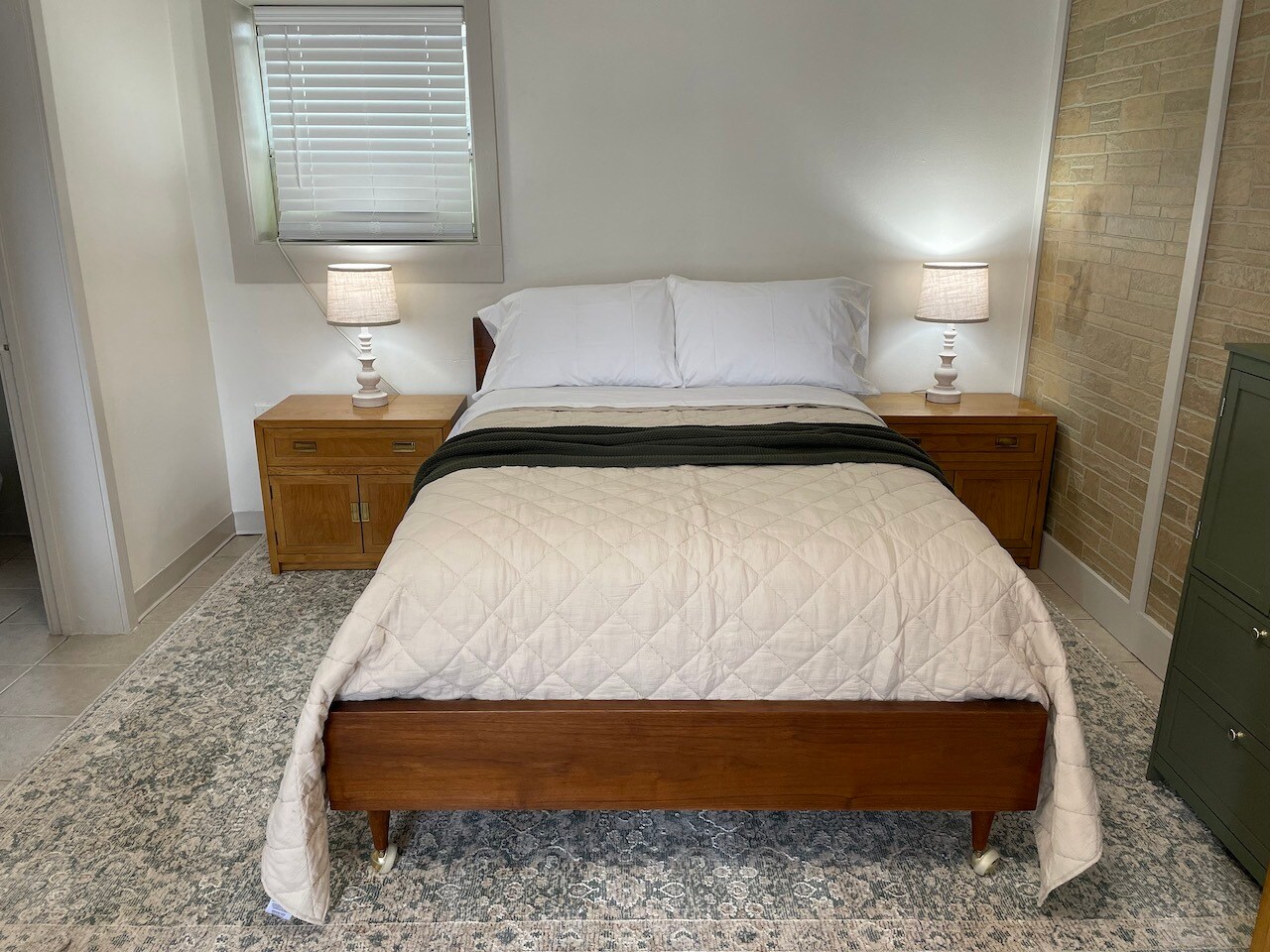 Building Photo - 107 Elyria St