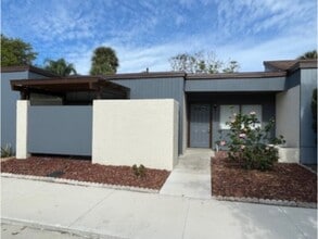 Building Photo - Winter Park 2 Bed, 2 Bath- Upgraded INSIDE &amp; OUT w/ Community Pool!