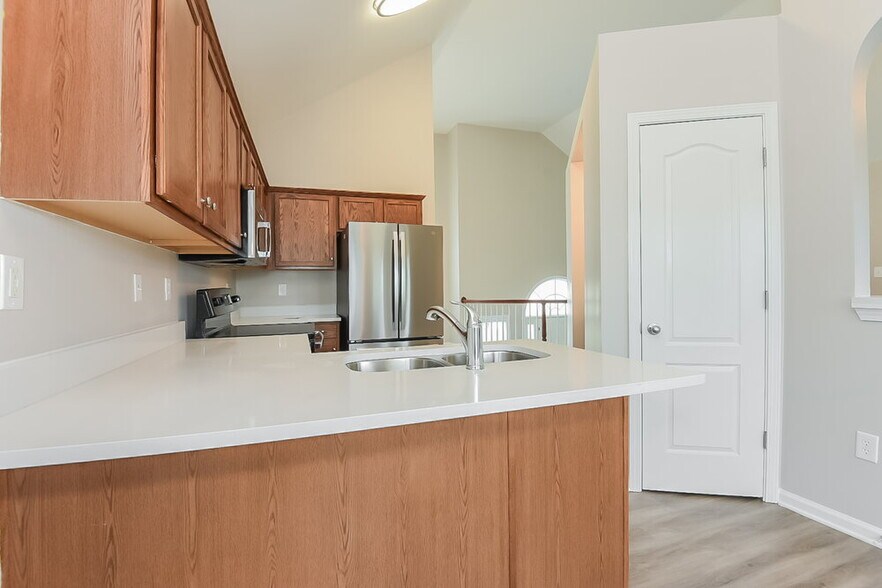 Building Photo - 4604 Reminisce Way