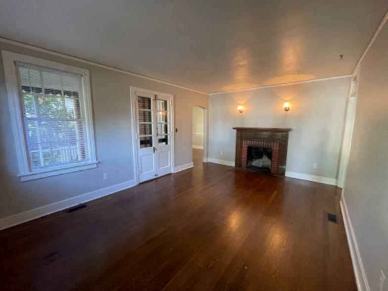 Building Photo - 1709 Pennsylvania Ave