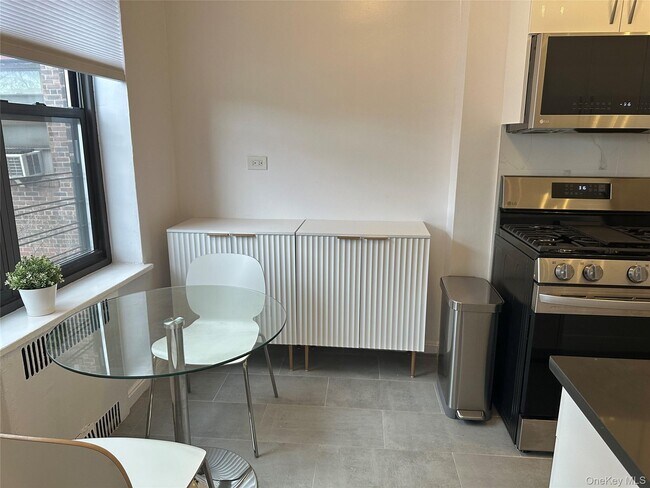 Building Photo - 98-76 Queens Blvd